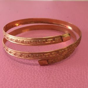 Italian 14K Greek key snake bracelet 🌺🌺🌺